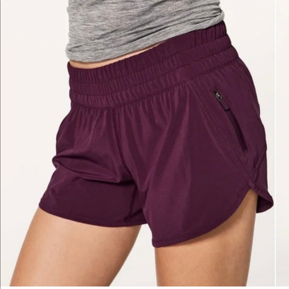 Lululemon Tracker 4” short in plum